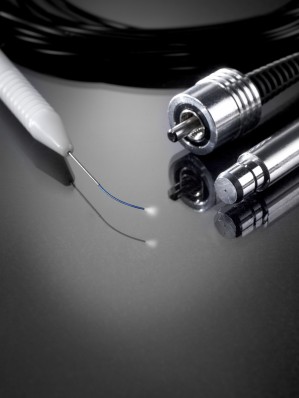 Carleton Optical - Peregrine Illuminated Curved Laser Probe 20G